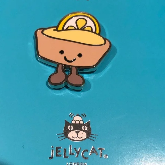 Jellycat Patisserie Lemon Tart Enamel Pin - Picture 3 of 7